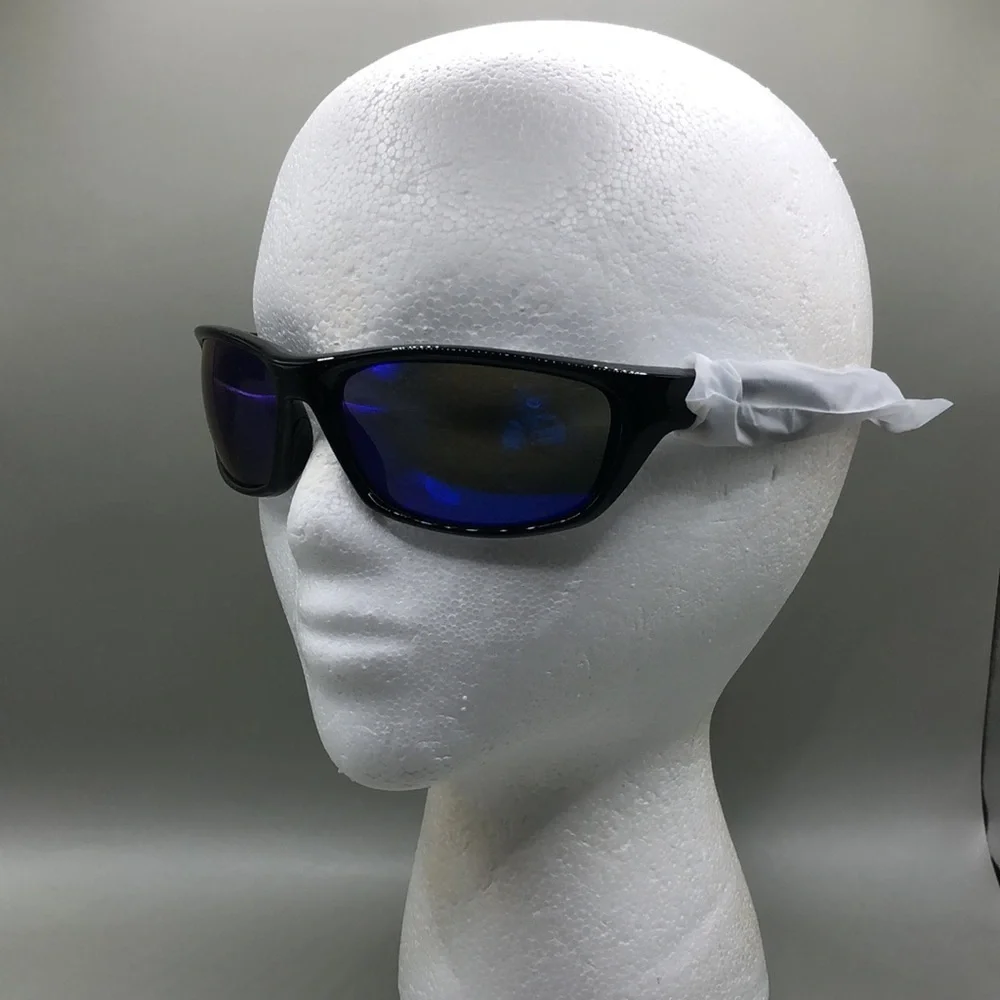 Huge lot 8 sporty  & outdoors men's sunglasses variety of brands bundle.
